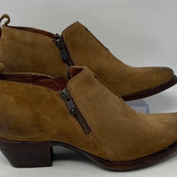 Frye Women’s Distressed Sacha Light Brown Leather Zip Ankle Shootie - Picture 2 of 5